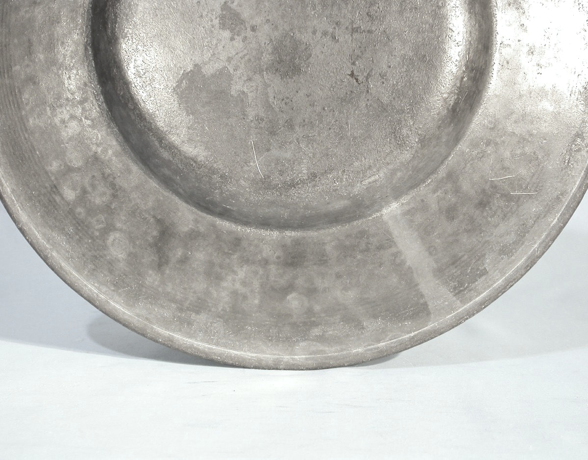Pewter Dish Called "à La Cardinal" - Switzerland, Early 18th Century-photo-2