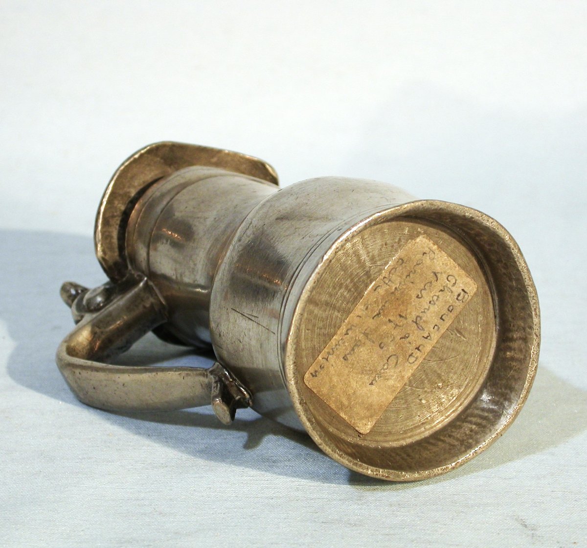 RARE TRÈS  PETIT PICHET À ALCOOL EN ÉTAIN  - CAEN, XVIII ème s-photo-1