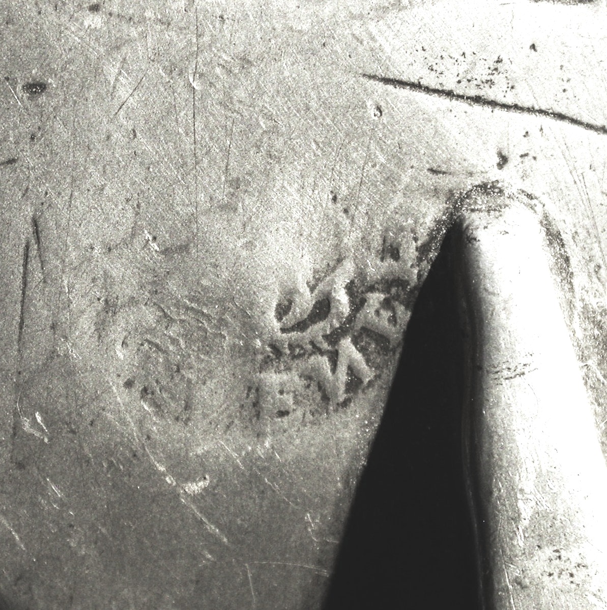 RARE TRÈS  PETIT PICHET À ALCOOL EN ÉTAIN  - CAEN, XVIII ème s-photo-3