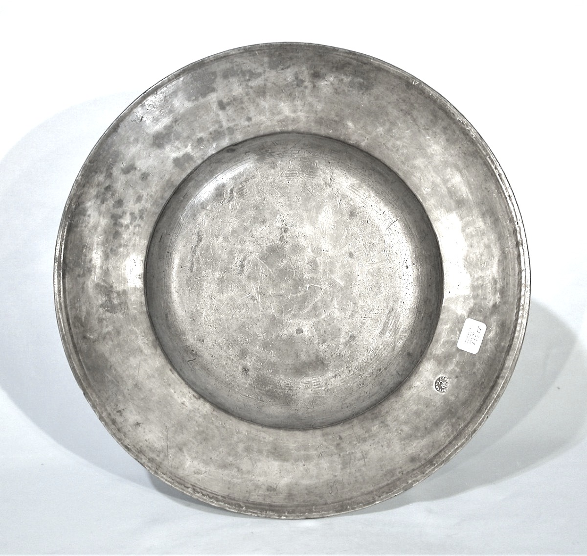 RARE PLAT "À LA CARDINAL" EN ÉTAIN - SAINT-ETIENNE, CIRCA 1700-photo-1