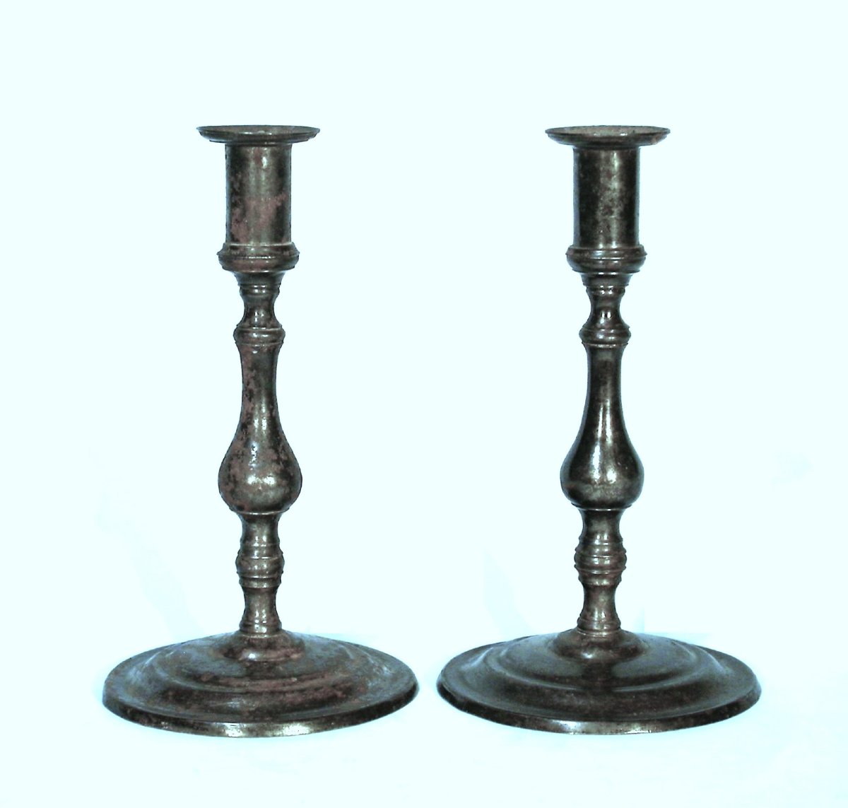 RARE PAIRE DE FLAMBEAUX EN FONTE DE FER, FIN DU XVIII ème s-photo-2