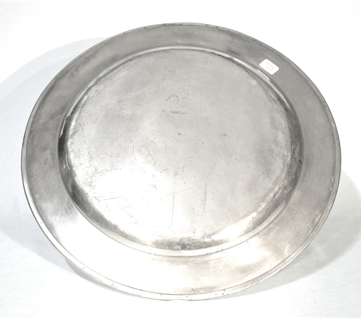 PAIRE DE PLATS GRAVÉS EN ETAIN  - LONDRES, XVIII ème s-photo-4