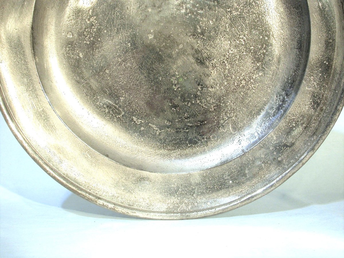 Pair Of Engraved Pewter Dishes - London, 18th Century-photo-2