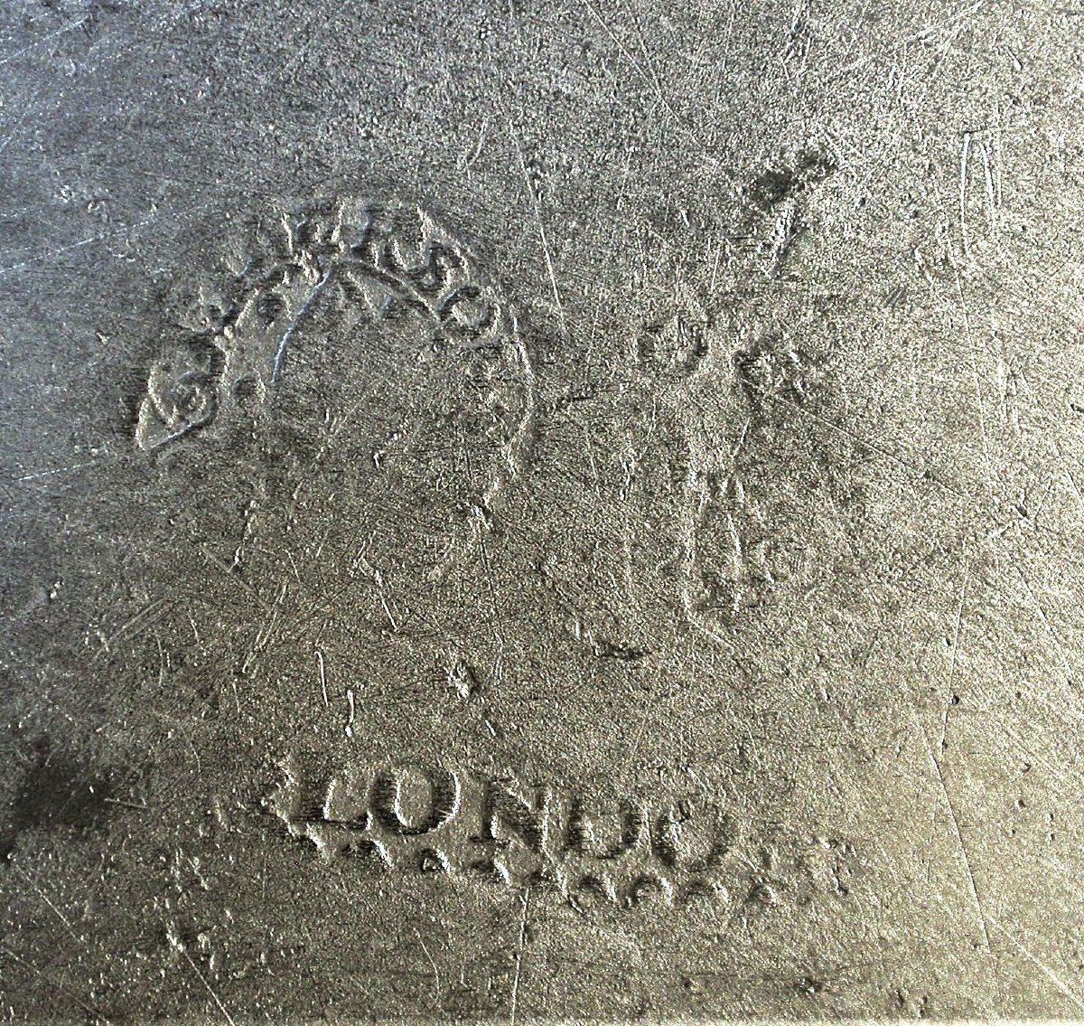 Pair Of Engraved Pewter Dishes - London, 18th Century-photo-6