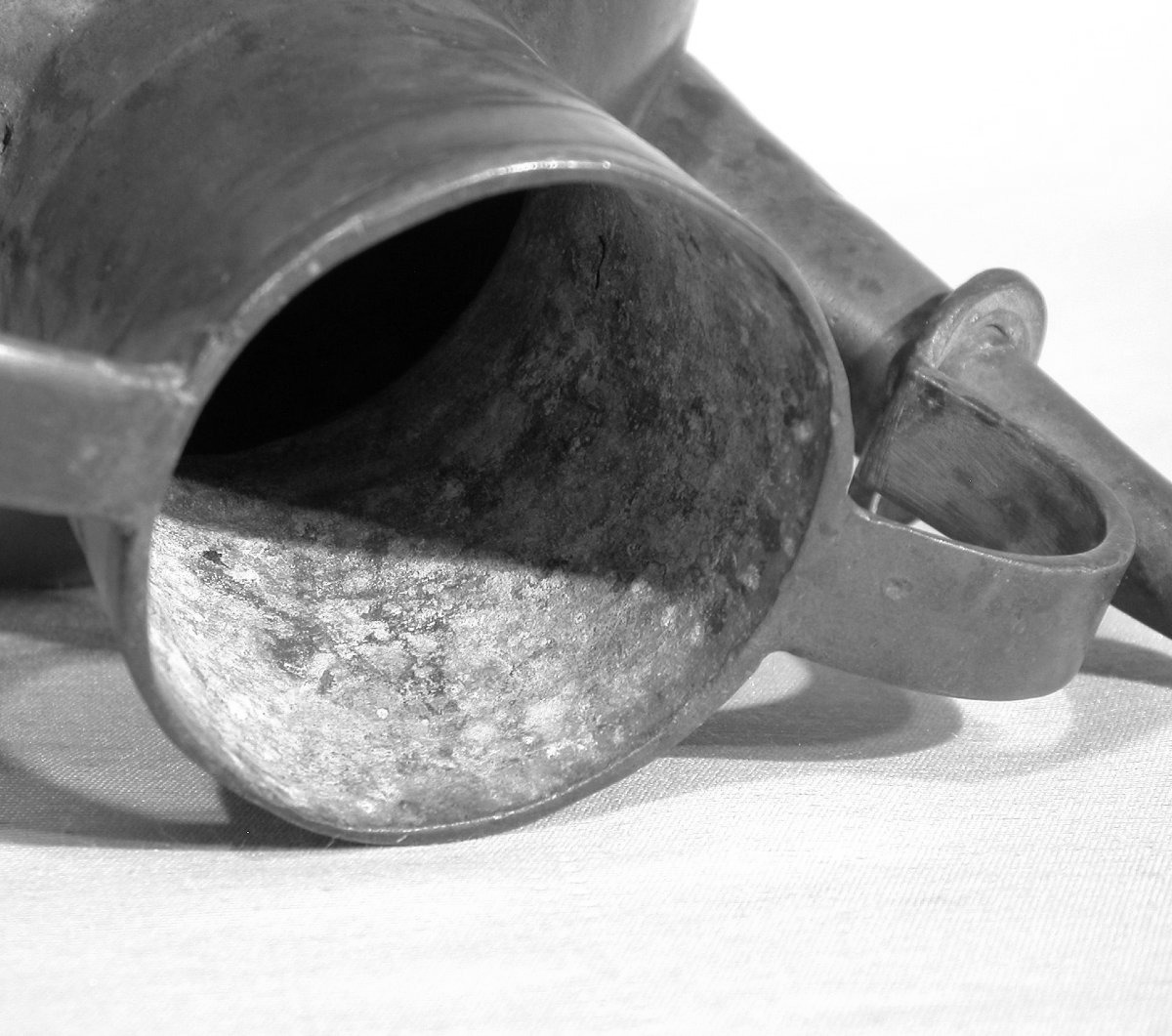 CHEVRETTE EN ETAIN - XVIII ème s-photo-1