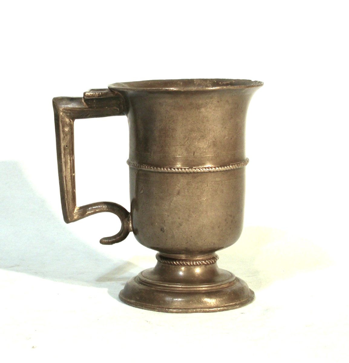 RARE AIGUIÈRE EN ÉTAIN  - METZ (?) - XVII ème s-photo-2