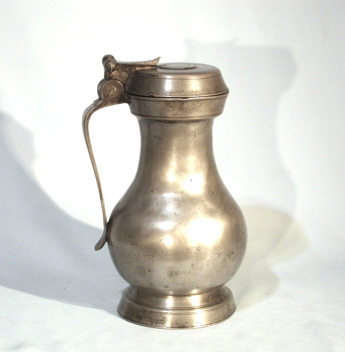 PICHET À VIN EN ETAIN - TOULOUSE, CIRCA 1700.-photo-2