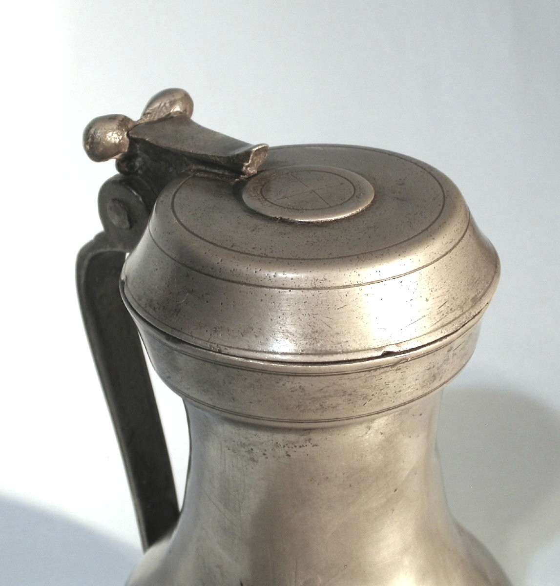 PICHET À VIN EN ETAIN - TOULOUSE, CIRCA 1700.-photo-3