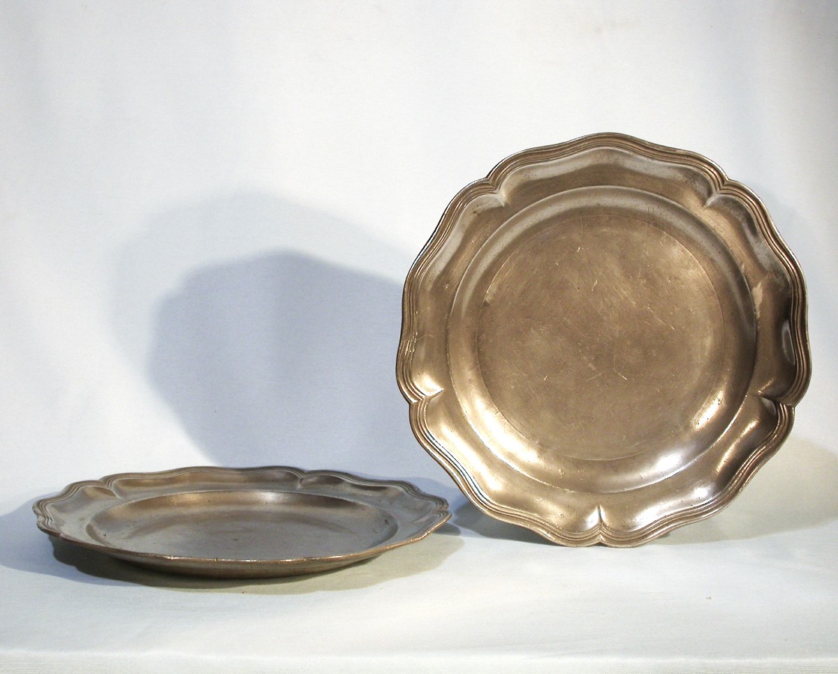 PAIRE DE PLATS EN ÉTAIN - SUD-OUEST DE LA FRANCE, XVIII ème s-photo-4
