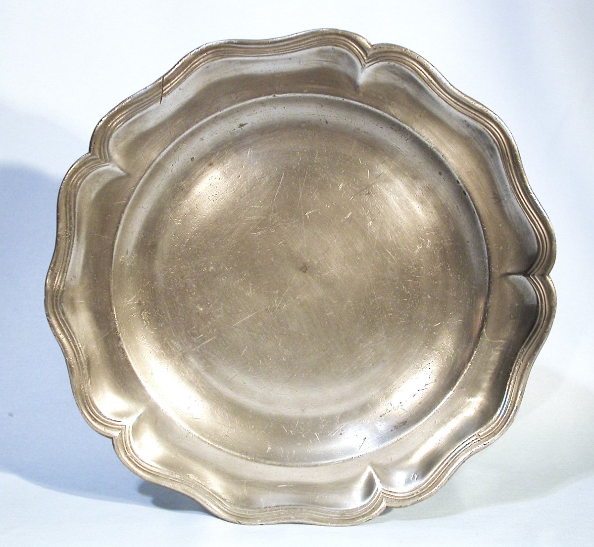 PAIRE DE PLATS EN ÉTAIN - SUD-OUEST DE LA FRANCE, XVIII ème s-photo-1