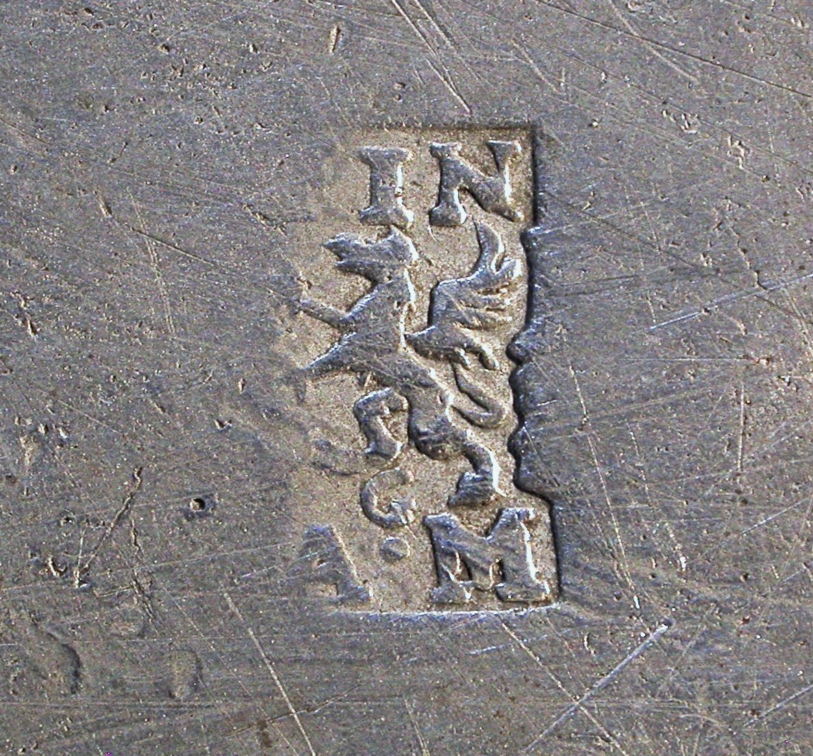 TRES GRAND PLAT EN ÉTAIN - LYON, XVIII ème s-photo-4