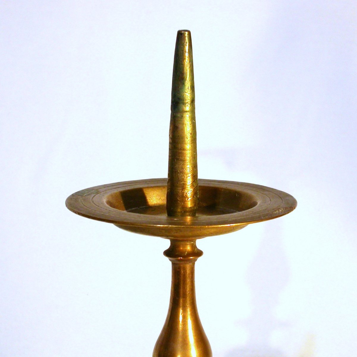 PIQUE-CIERGE EN BRONZE - FRANCE, XVII ème s-photo-2