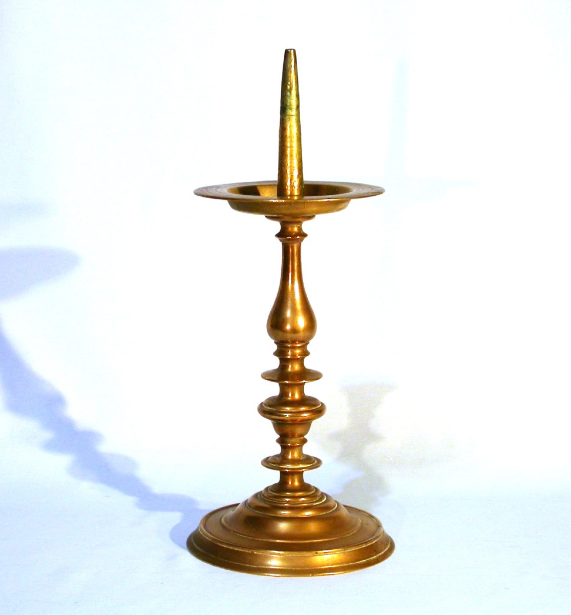 PIQUE-CIERGE EN BRONZE - FRANCE, XVII ème s