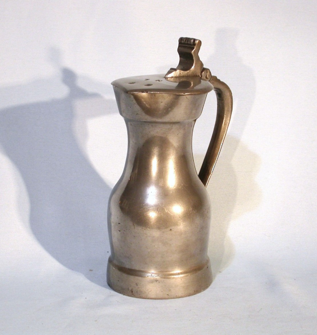 PICHET À VIN EN ETAIN - SAINT-GERMAIN-EN-LAYE, XVIII ème s