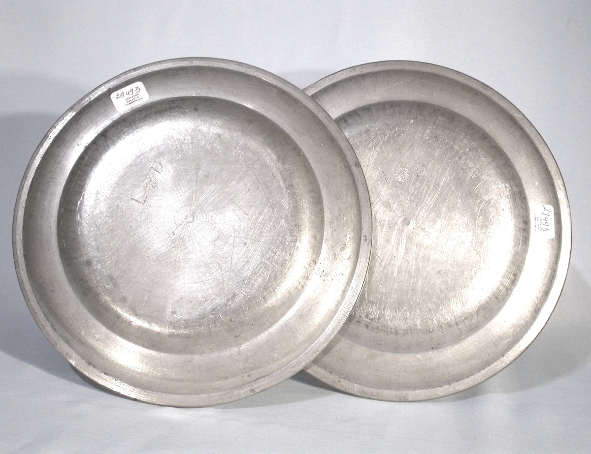 TRES RARE PAIRE D'ASSIETTES EN ETAIN - NARBONNE, XVIII ème s-photo-4