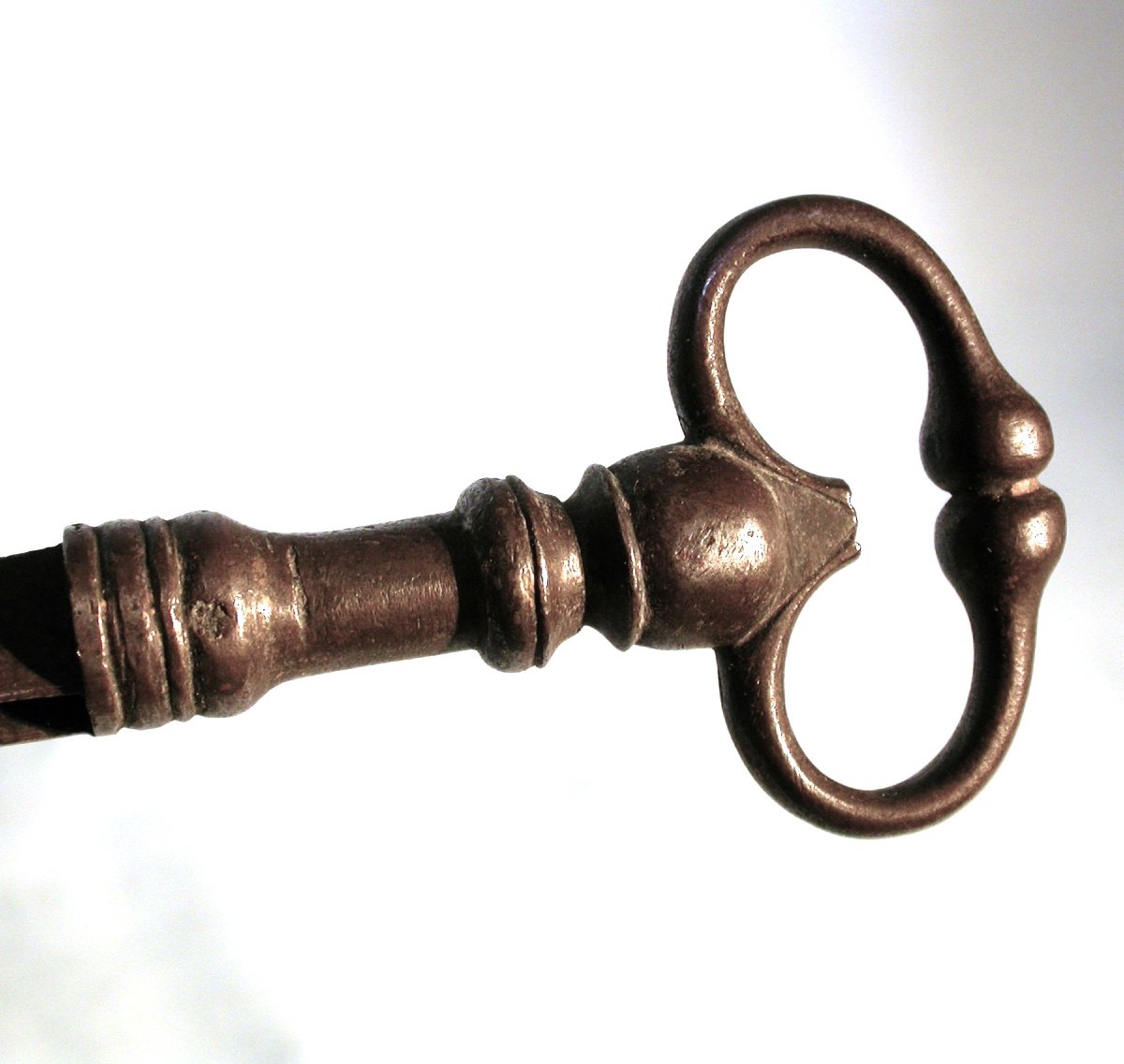 GRANDE CLE EN FER, CIRCA 1700-photo-1