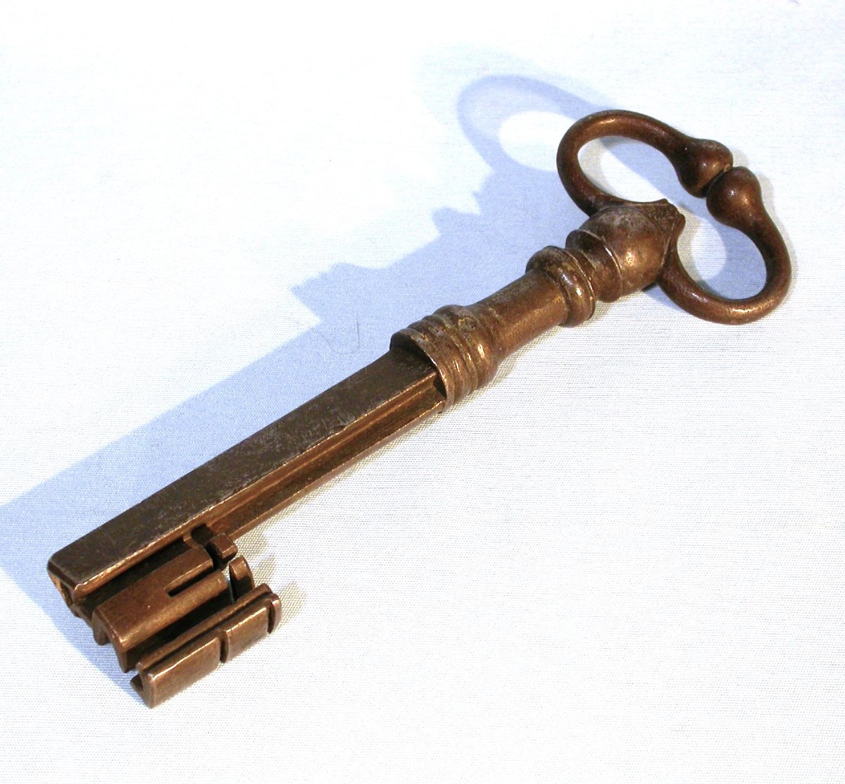 GRANDE CLE EN FER, CIRCA 1700-photo-2