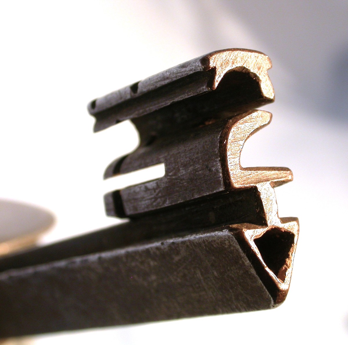 GRANDE CLE EN FER, CIRCA 1700