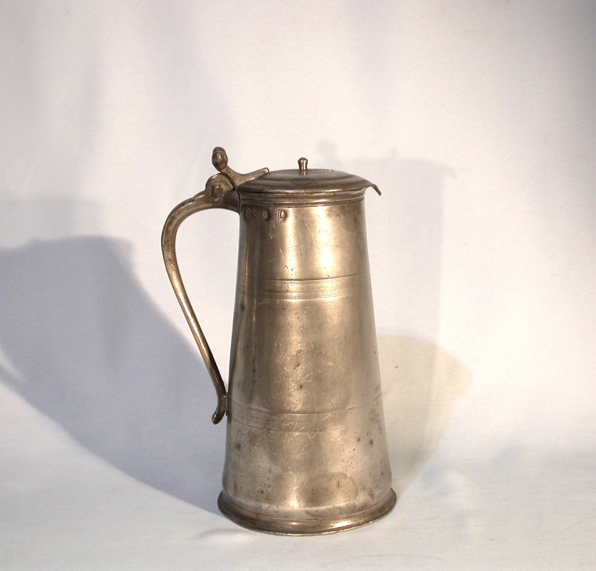 PICHET À VIN EN ETAIN - ABBEVILLE, XVIII ème s-photo-2