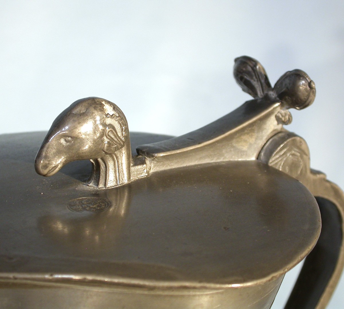 GRANDE CHANNE À VIN EN ETAIN - SITTEN (SION), CIRCA 1800