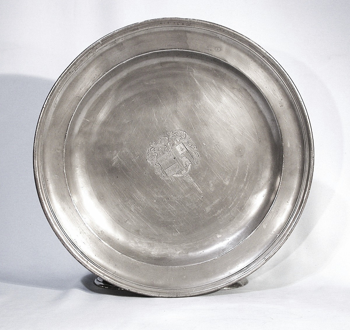 Large Pewter Platter With Coat Of Arms - Besançon, 18th Century-photo-1