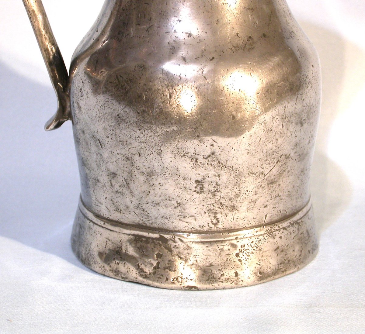 PICHET À VIN EN ETAIN - PARIS, XVII ème s-photo-2