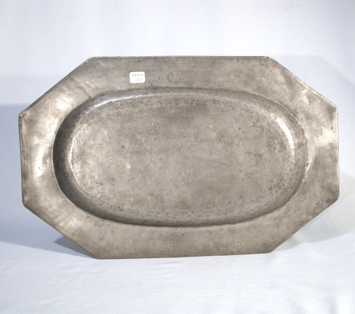 RARE PLAT EN ETAIN ARMORIE - RODEZ, FIN DU XVIII ème s-photo-3