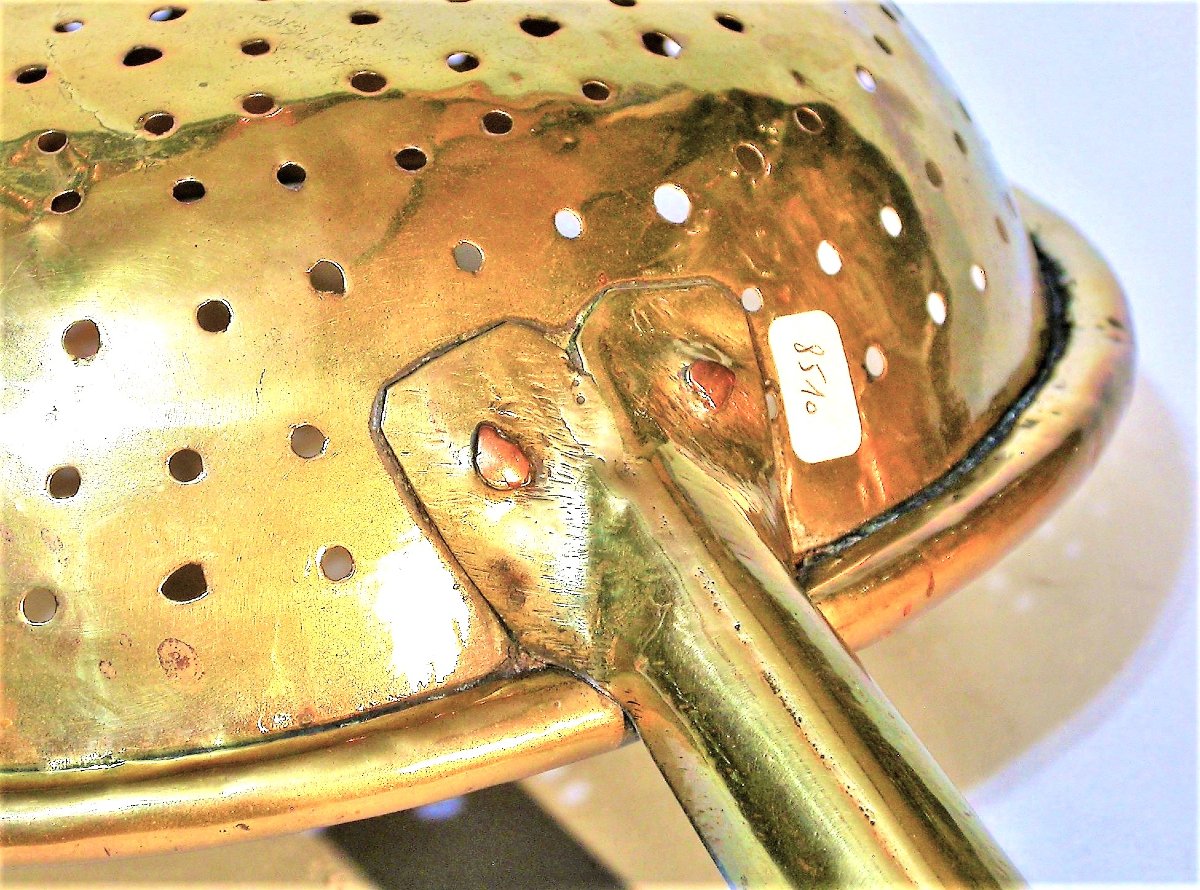 PASSOIRE EN LAITON - NORMANDIE (?) - XVIII ème s-photo-2