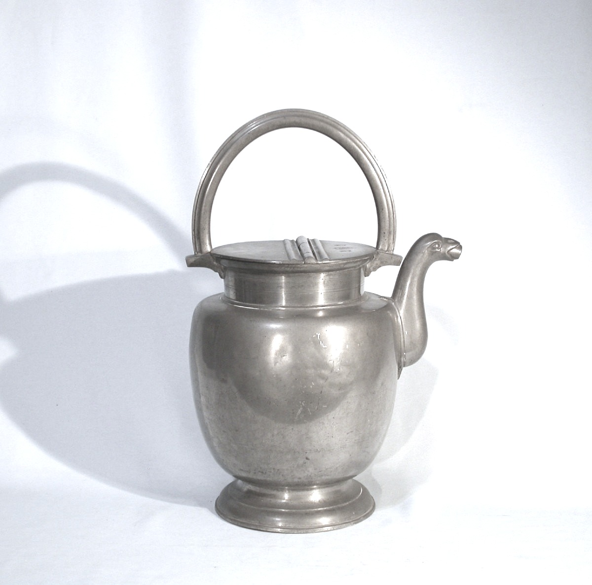 CRUCHE À LAIT EN ETAIN - LYON, CIRCA 1800-photo-3