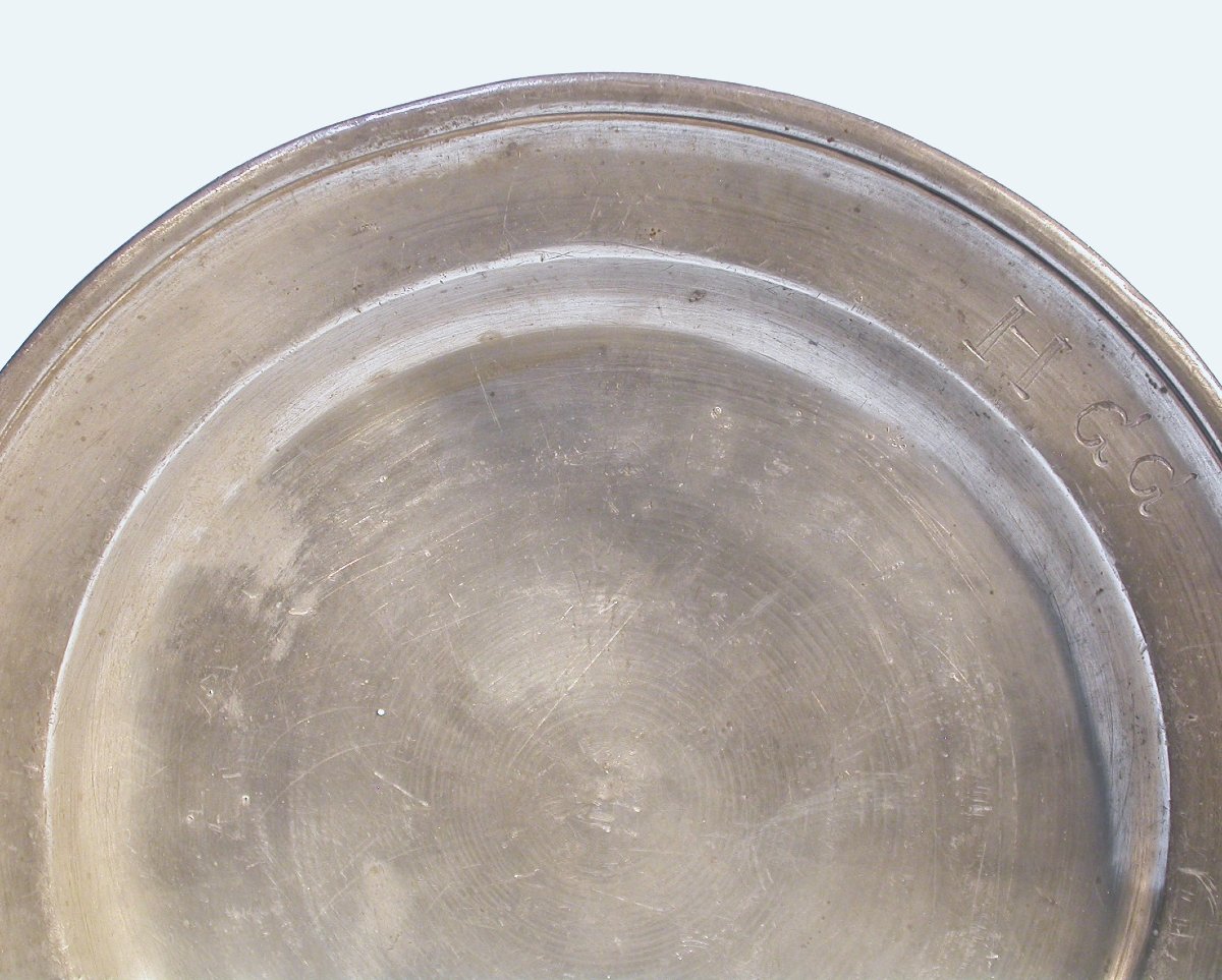 ASSIETTE EN ETAIN - ALLEMAGNE ou SUISSE, FIN DU XVIII ème s-photo-3