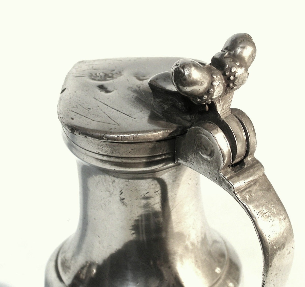 PETIT PICHET À VIN EN ETAIN - LISIEUX (BASSE-NORMANDIE), XVIII ème s-photo-3