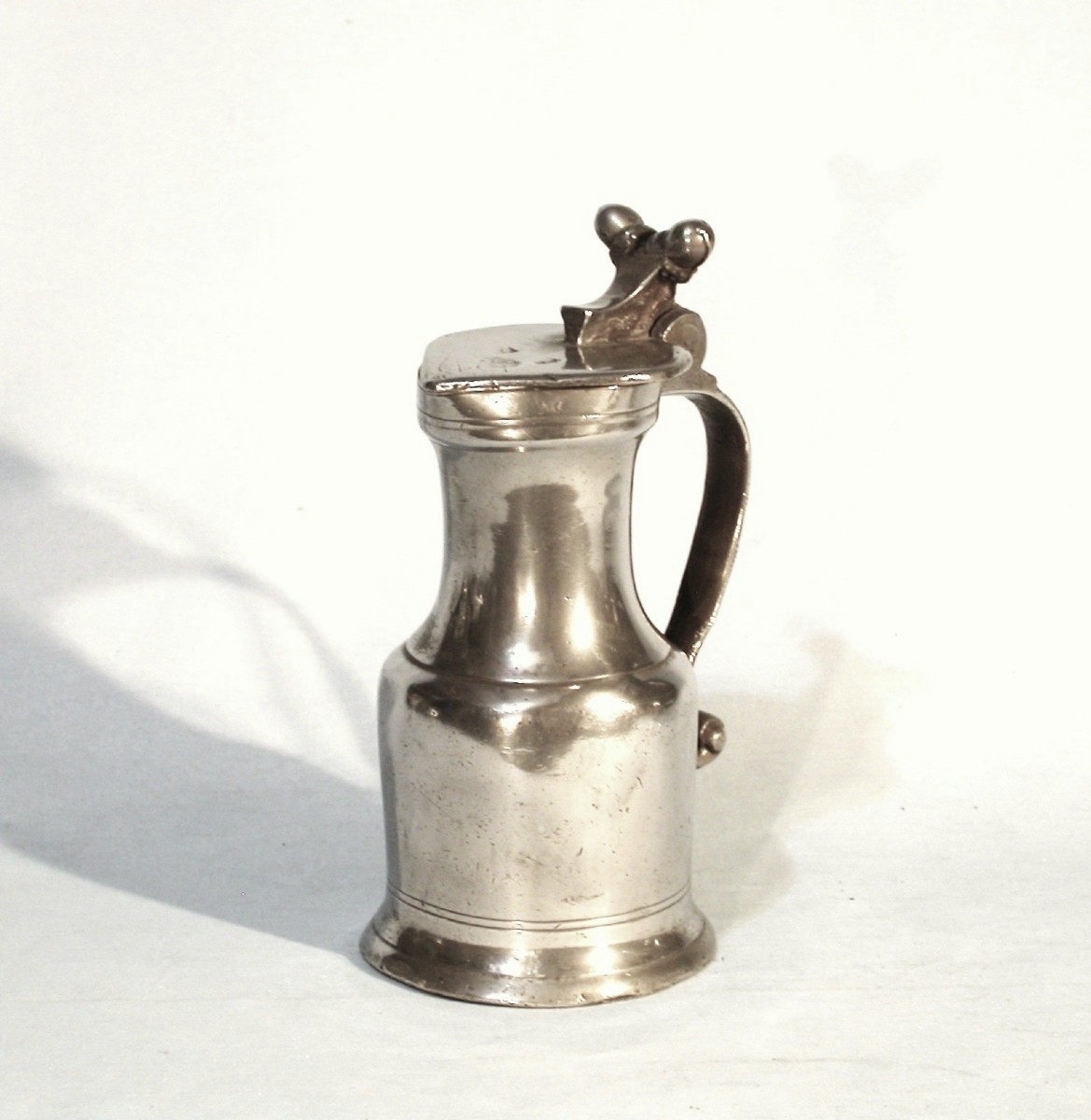 PETIT PICHET À VIN EN ETAIN - LISIEUX (BASSE-NORMANDIE), XVIII ème s