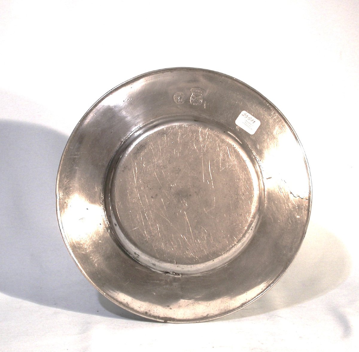 ASSIETTE "À LA CARDINAL" EN ETAIN - BRUXELLES, CIRCA 1700-photo-1