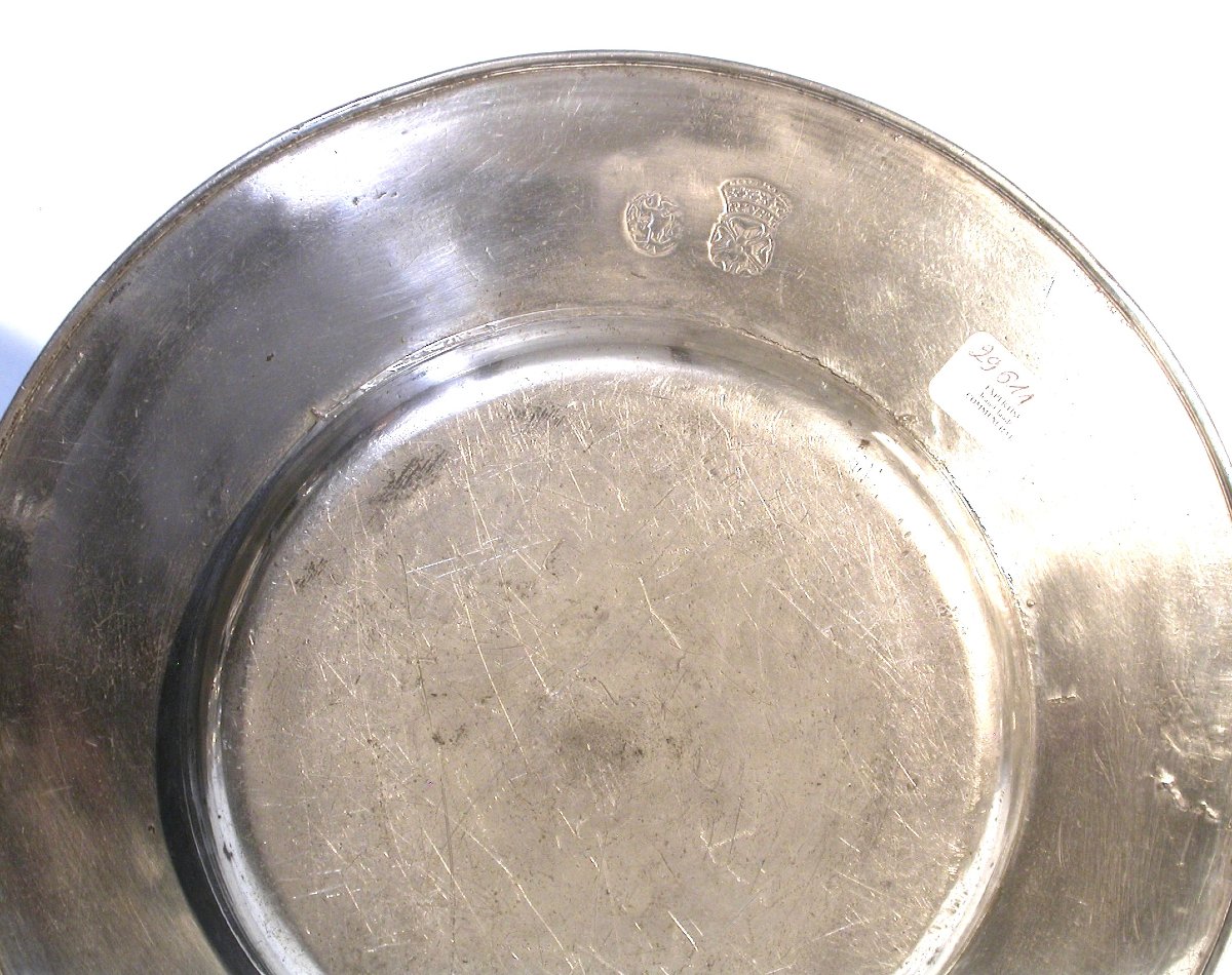 ASSIETTE "À LA CARDINAL" EN ETAIN - BRUXELLES, CIRCA 1700-photo-2