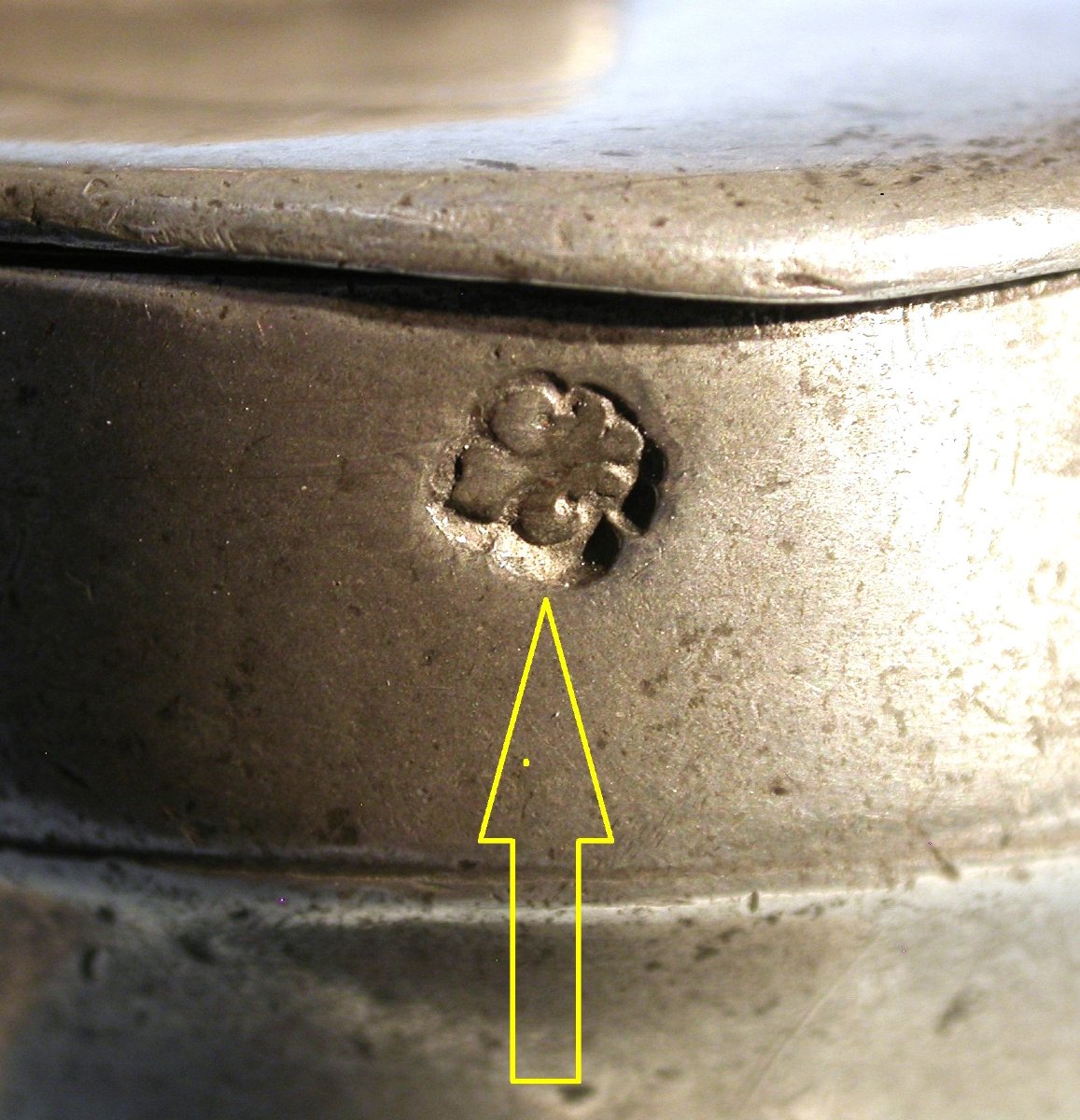 PICHET À VIN EN ETAIN - ROUEN (HAUTE-NORMANDIE), XVIII ème s-photo-2