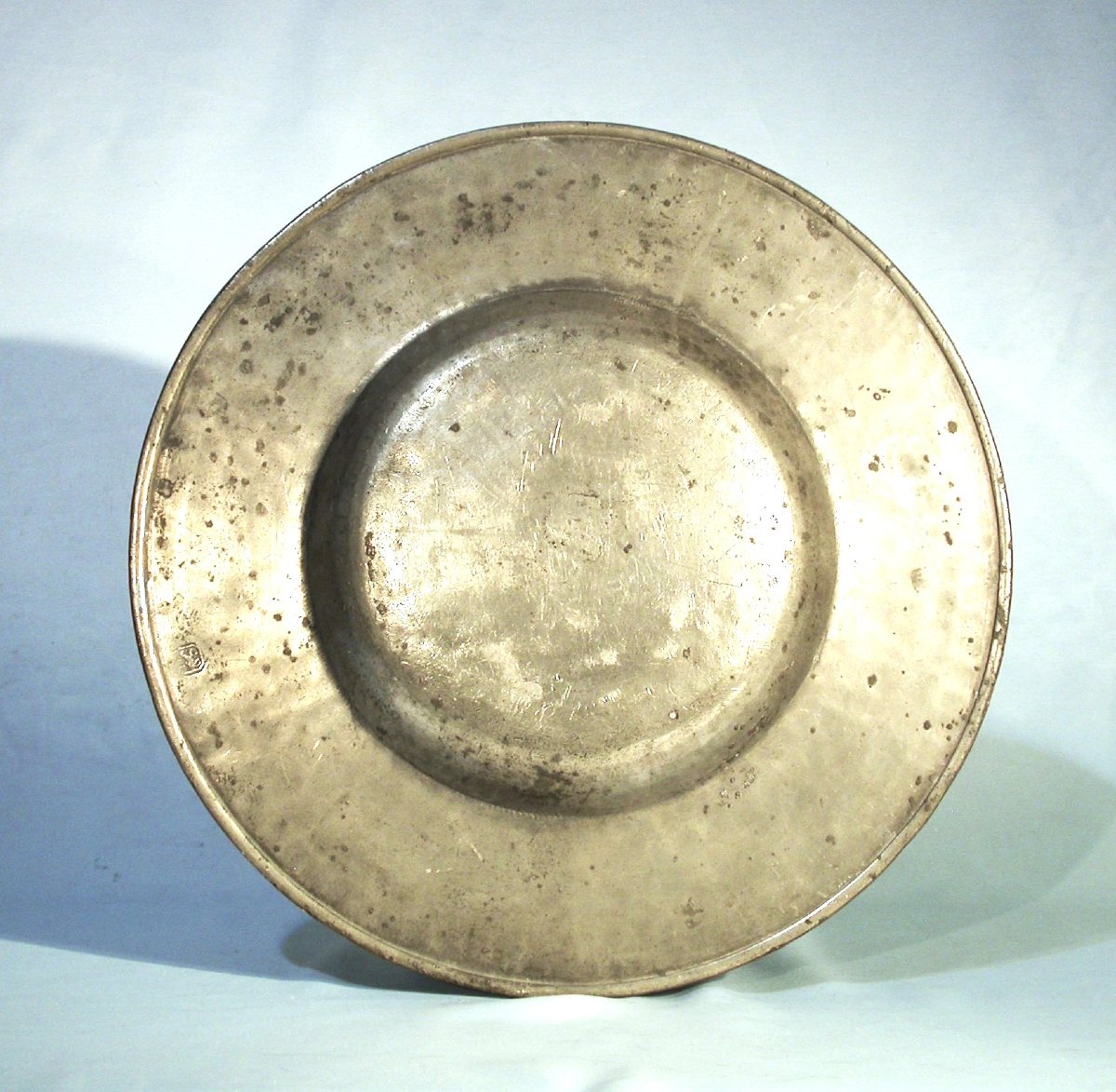 Large Round Forged Pewter Platter -angers, XVII Th C.-photo-1