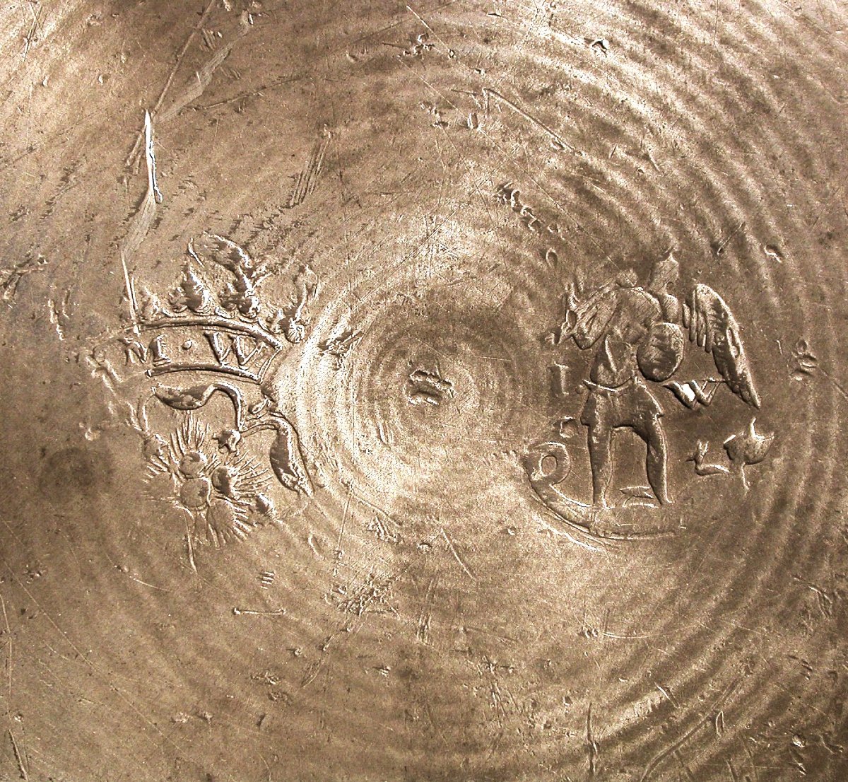 PICHET À VIN EN ETAIN - BRUXELLES, XIX ème s-photo-6