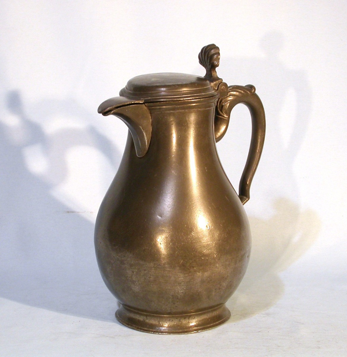 PICHET À VIN EN ETAIN - BRUXELLES, XIX ème s