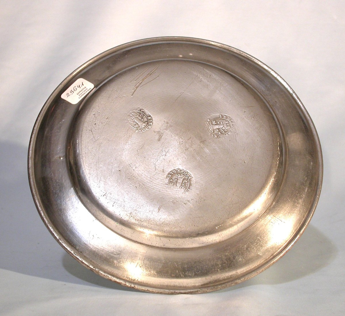 ASSIETTE EN ETAIN - ALLEMAGNE DU SUD - XVIII ème s-photo-1