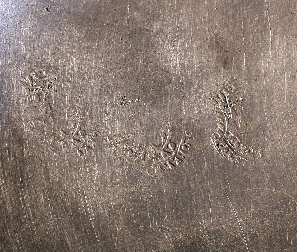 ASSIETTE EN ETAIN - ALLEMAGNE DU NORD OU PAYS-BAS, XVIII ème s-photo-2