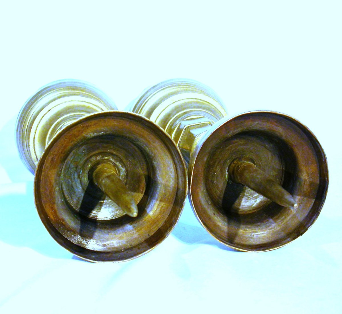 PAIRE DRE PIQUE-CIERGES EN LAITON - PAYS-BAS ou FLANDRES, CIRCA 1500-photo-4