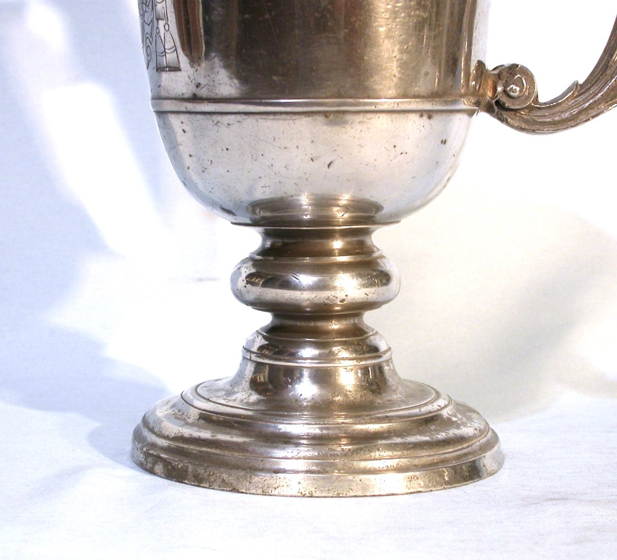 Pewter Armored Pitcher By Jean Peudfin - Lyon, 18th Century-photo-1