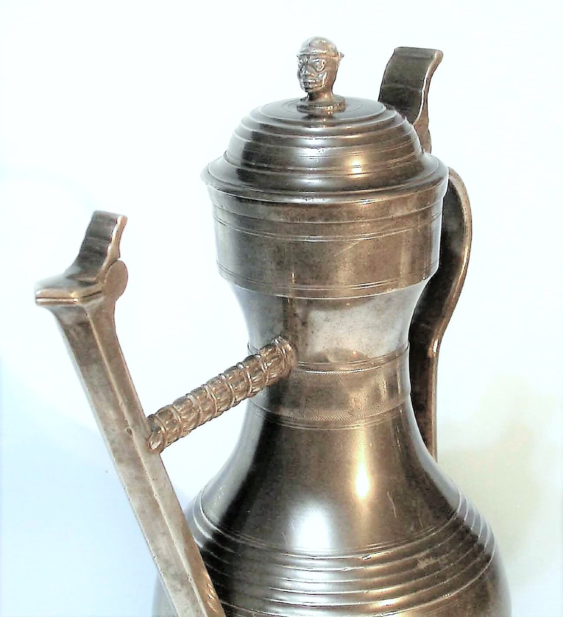 AIGUIERE ARMORIEE EN ETAIN - BERNE (SUISSE), CIRCA 1800-photo-2