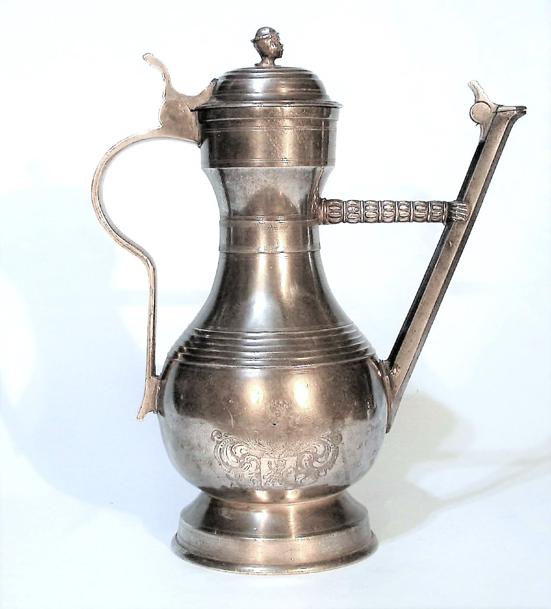 AIGUIERE ARMORIEE EN ETAIN - BERNE (SUISSE), CIRCA 1800-photo-3