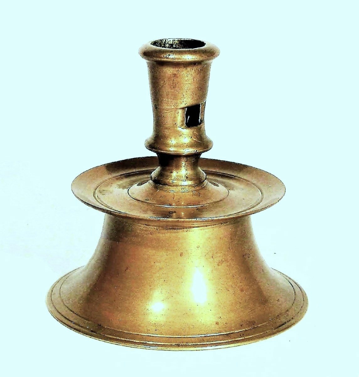 RARE FLAMBEAU EN LAITON - CIRCA 1500