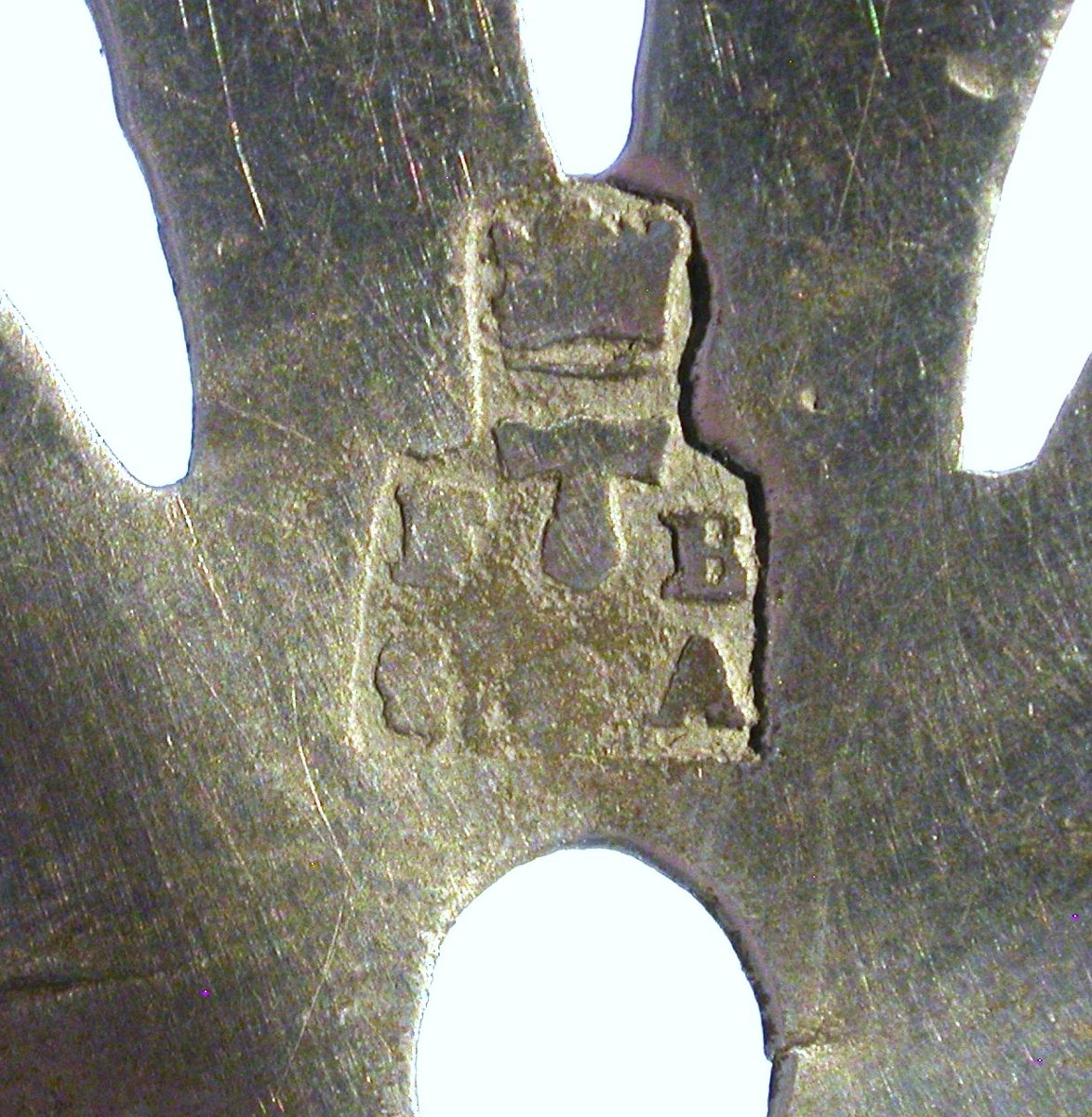 RARE ECUELLE EN ETAIN - SAINT-GERMAIN-EN-LAYE, FIN DU XVIII ème s-photo-3