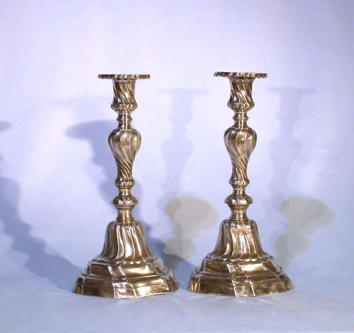 PAIRE DE FLAMBEAUX EN ETAIN - BORDEAUX, 1770/1780-photo-2