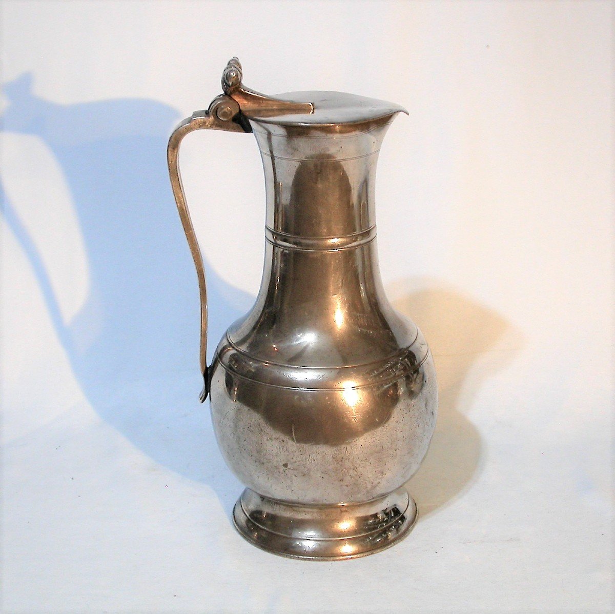 RARE PICHET À VIN EN ETAIN  - LANGRES (Champagne) , XVII ème s-photo-1