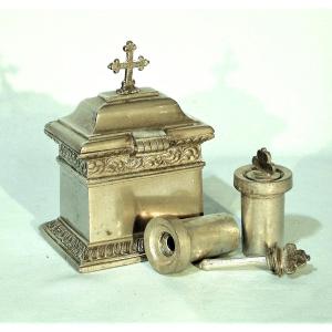 COFFRET LITURGIQUE EN ETAIN (étain) - PARIS, CIRCA 1800