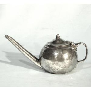 BIBERON DE MALADE EN ETAIN - PARIS, CIRCA 1800